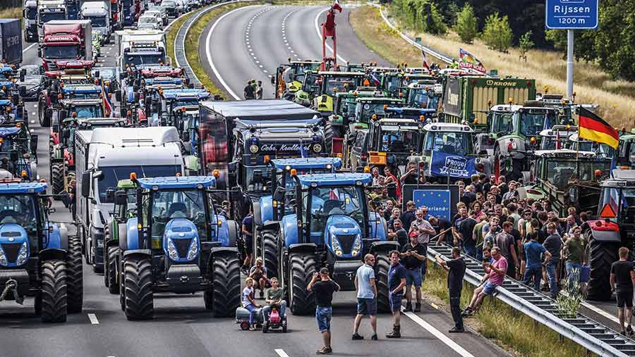 tüntetések Hollandiában gazdaságok felszámolása