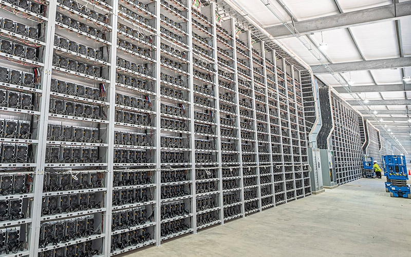 Bitcoin bányászfarm gépei