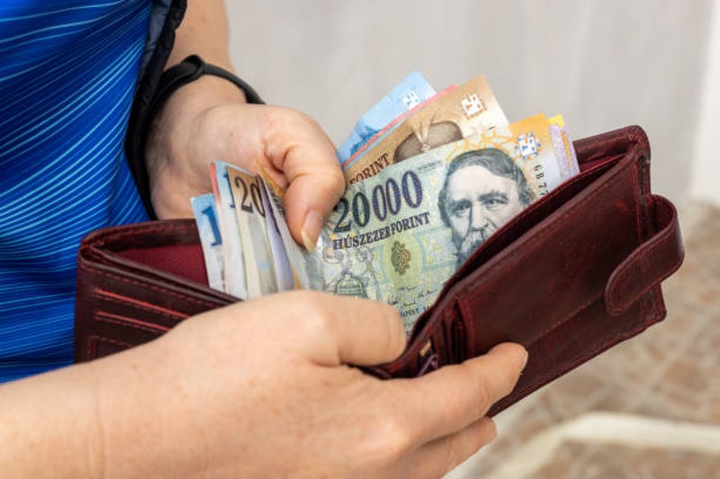 euró/forint mélypont magyar devizahitel